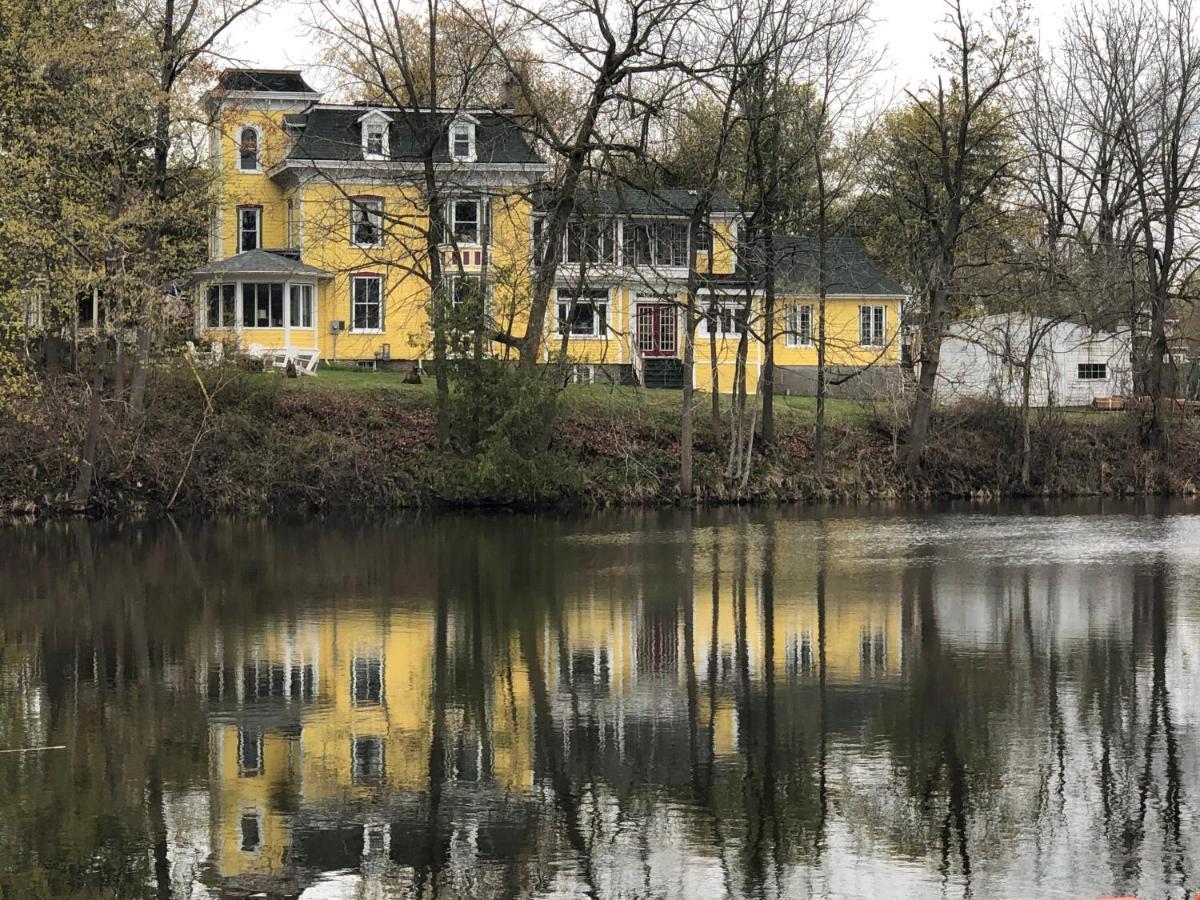 Pangea House Gananoque Exterior foto